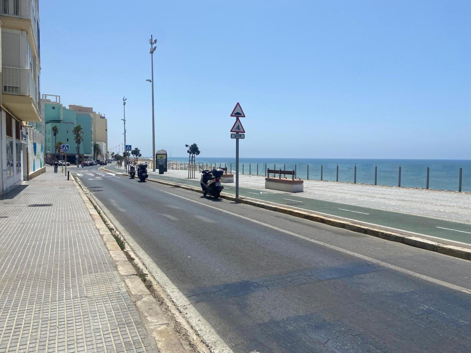 Apartamento A Pie De Playa Cádiz Exterior photo